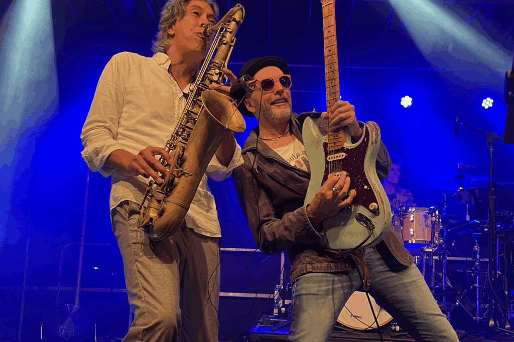 Klangart die Partyband, live bei der Weezer Silvester Gala 2025.