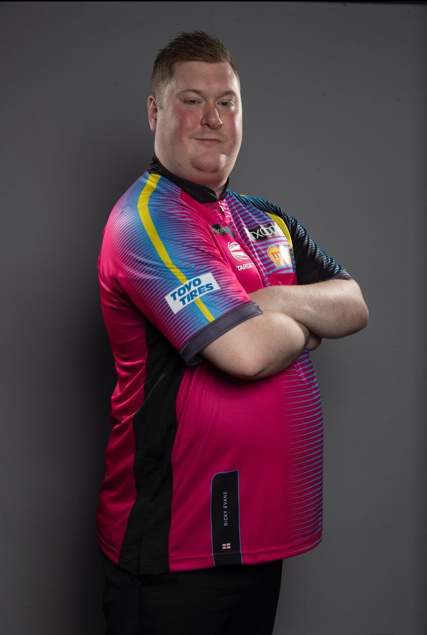 Ricky Evans Dartprofi live bei der Dartsparty in Nordhorn